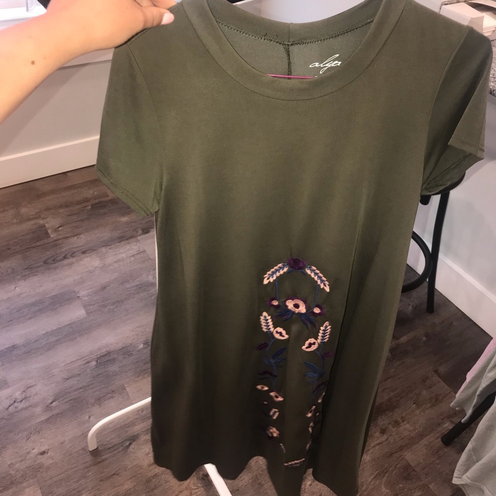 boutique embroidered dress